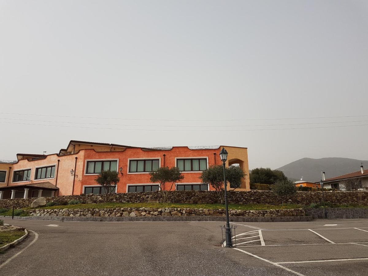Le Tre Rose Hotel Bono  Luaran gambar