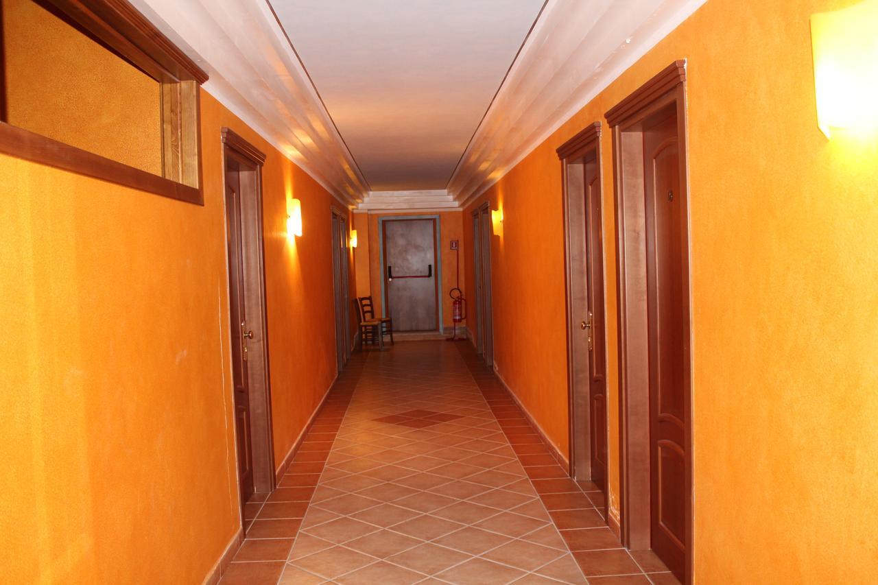 Le Tre Rose Hotel Bono  Luaran gambar